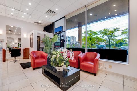Photo 10 at 102 - 3292 Bayview Avenue, Newtonbrook East, Toronto