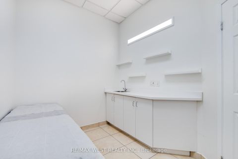 Photo 25 at 102 - 3292 Bayview Avenue, Newtonbrook East, Toronto