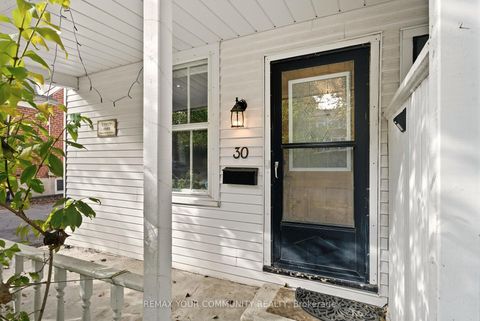 Photo 1 at 30 Elizabeth Street S, Mill Pond, Richmond Hill