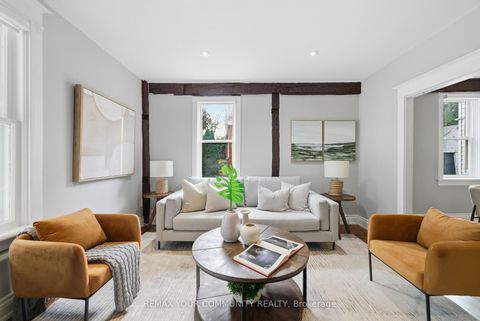 Photo 2 at 30 Elizabeth Street S, Mill Pond, Richmond Hill