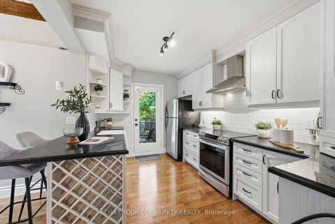 Photo 9 at 30 Elizabeth Street S, Mill Pond, Richmond Hill