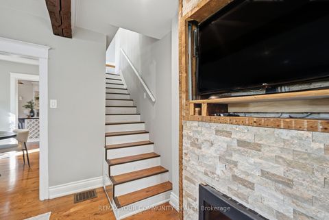 Photo 13 at 30 Elizabeth Street S, Mill Pond, Richmond Hill