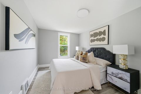 Photo 16 at 30 Elizabeth Street S, Mill Pond, Richmond Hill