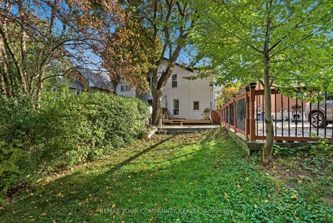 Photo 22 at 30 Elizabeth Street S, Mill Pond, Richmond Hill