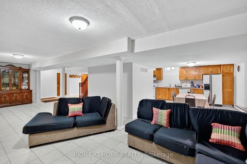 Photo 32 at 291 Andy Crescent, Elder Mills, Vaughan