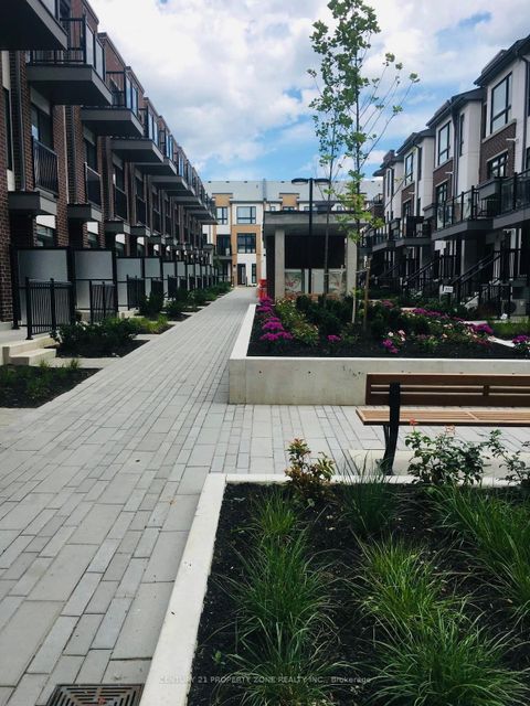 Photo 15 at 102 - 110 Canon Jackson Drive, Amesbury, Toronto