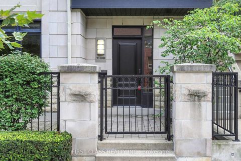 Photo 2 at TH 28 - 9 Oakburn Crescent, Willowdale East, Toronto