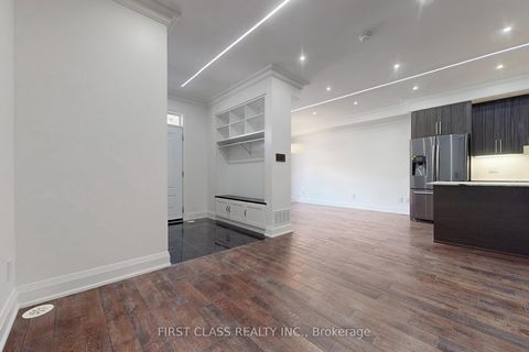 Photo 17 at TH 28 - 9 Oakburn Crescent, Willowdale East, Toronto