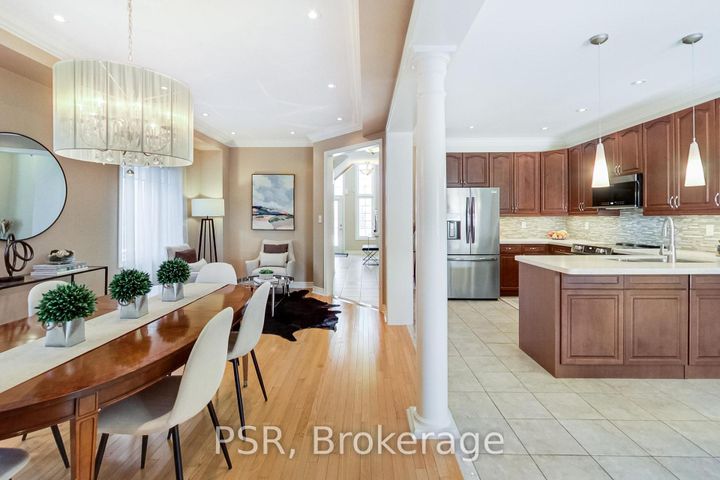 Photo 10 at 9 White Beach Crescent, Patterson, Vaughan