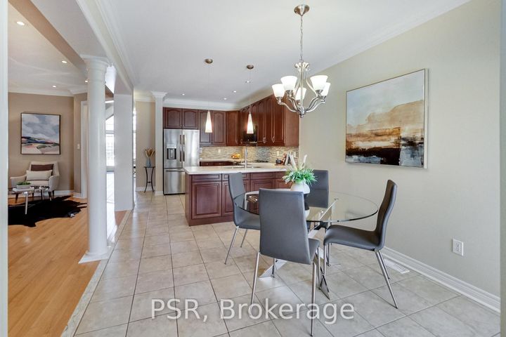 Photo 19 at 9 White Beach Crescent, Patterson, Vaughan