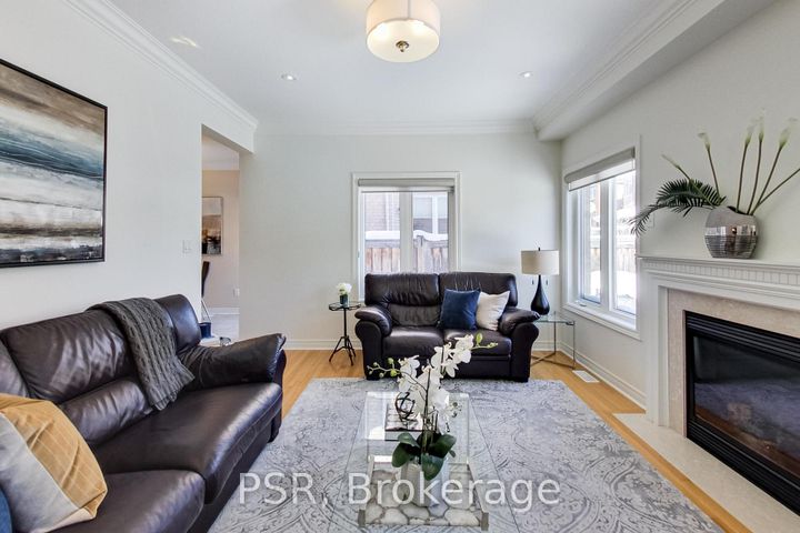 Photo 21 at 9 White Beach Crescent, Patterson, Vaughan