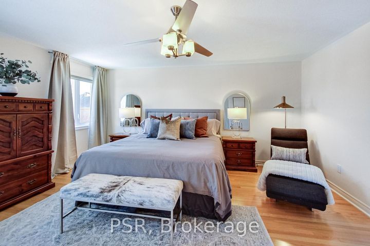 Photo 23 at 9 White Beach Crescent, Patterson, Vaughan