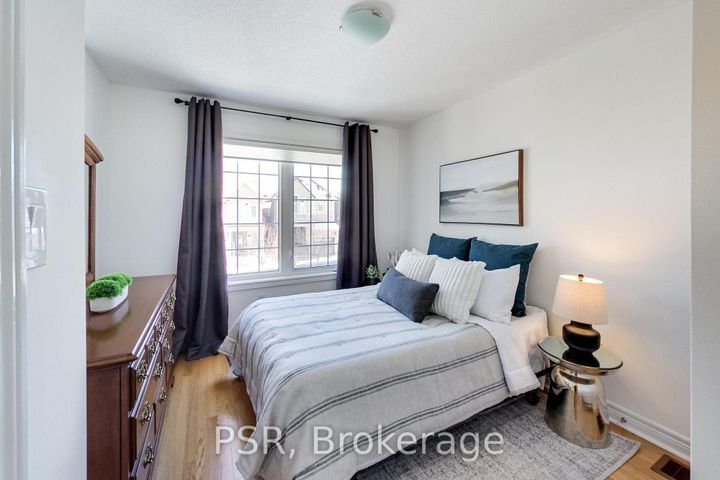 Photo 27 at 9 White Beach Crescent, Patterson, Vaughan