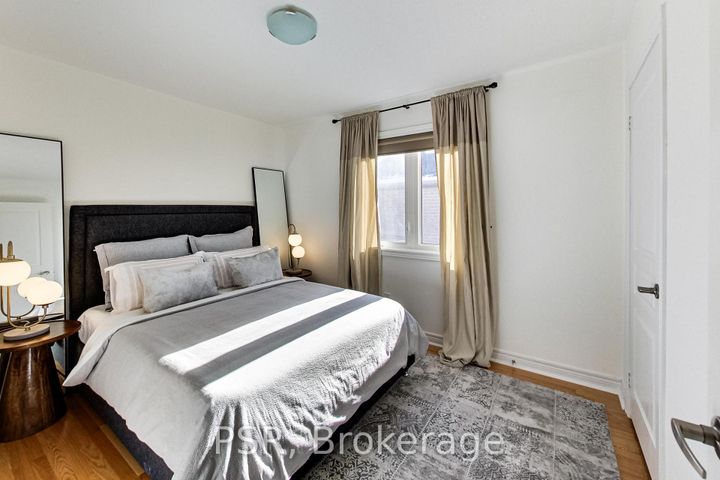 Photo 28 at 9 White Beach Crescent, Patterson, Vaughan