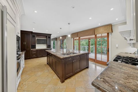 Photo 9 at 11 Tudor Gate, York Mills, Toronto