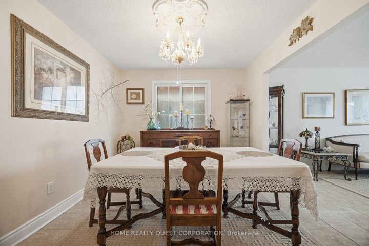 Photo 9 at 6330 Lorca Crescent, Meadowvale, Mississauga