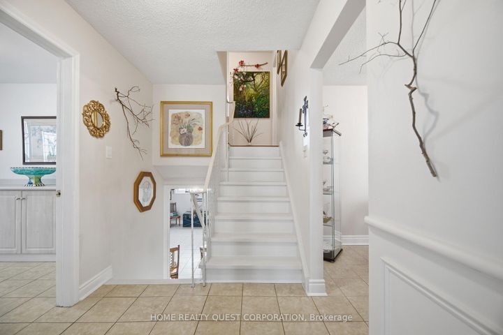 Photo 16 at 6330 Lorca Crescent, Meadowvale, Mississauga