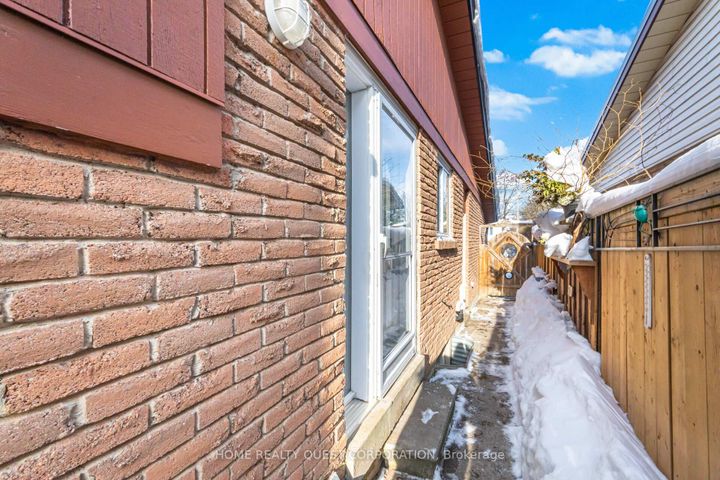 Photo 45 at 6330 Lorca Crescent, Meadowvale, Mississauga