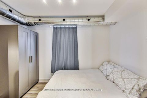 Photo 11 at 205 Bathurst Street, Chinatown, Toronto