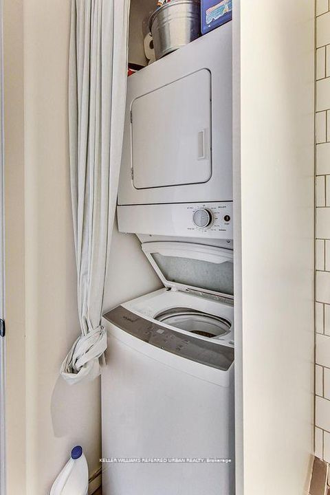 Photo 34 at 205 Bathurst Street, Chinatown, Toronto