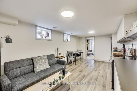 Photo 36 at 205 Bathurst Street, Chinatown, Toronto