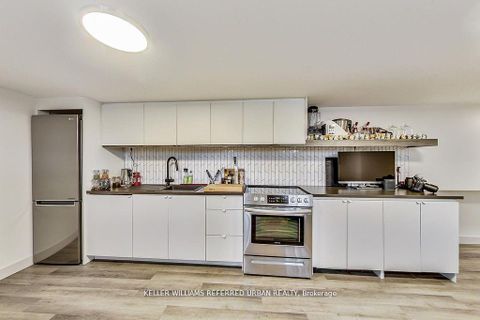 Photo 38 at 205 Bathurst Street, Chinatown, Toronto