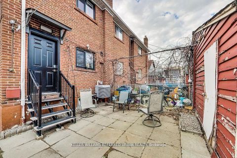 Photo 44 at 205 Bathurst Street, Chinatown, Toronto