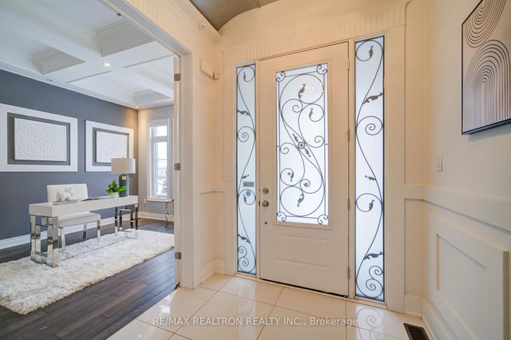 Photo 2 at 18 Giardina Crescent, Bayview Hill, Richmond Hill