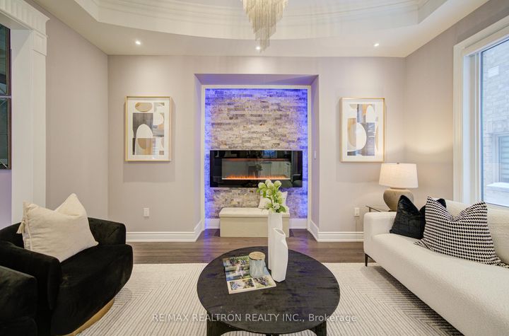 Photo 11 at 18 Giardina Crescent, Bayview Hill, Richmond Hill