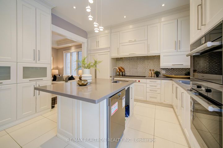 Photo 16 at 18 Giardina Crescent, Bayview Hill, Richmond Hill