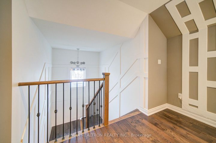 Photo 37 at 18 Giardina Crescent, Bayview Hill, Richmond Hill