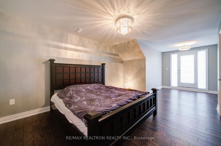 Photo 42 at 18 Giardina Crescent, Bayview Hill, Richmond Hill