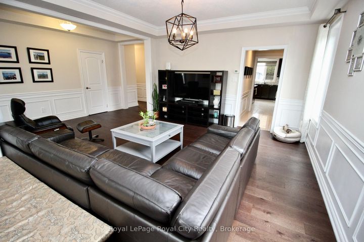 Photo 10 at 39 Dalmeny Drive, Credit Valley, Brampton