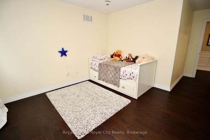 Photo 30 at 39 Dalmeny Drive, Credit Valley, Brampton