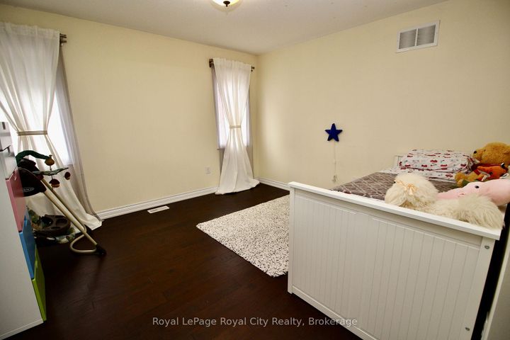 Photo 31 at 39 Dalmeny Drive, Credit Valley, Brampton