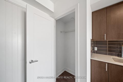 Photo 3 at 906 - 2550 Simcoe Street N, Windfields, Oshawa