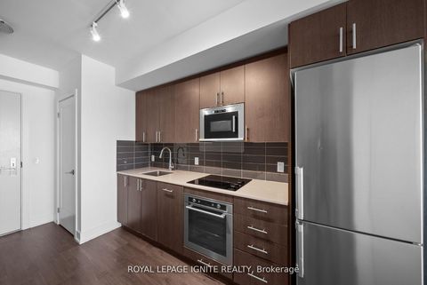 Photo 4 at 906 - 2550 Simcoe Street N, Windfields, Oshawa