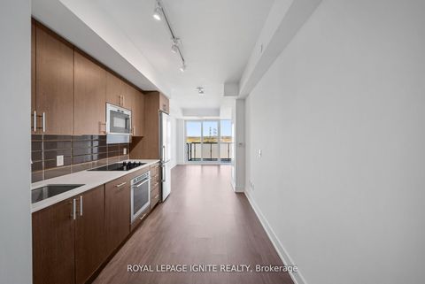 Photo 6 at 906 - 2550 Simcoe Street N, Windfields, Oshawa