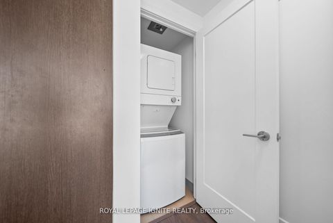 Photo 17 at 906 - 2550 Simcoe Street N, Windfields, Oshawa