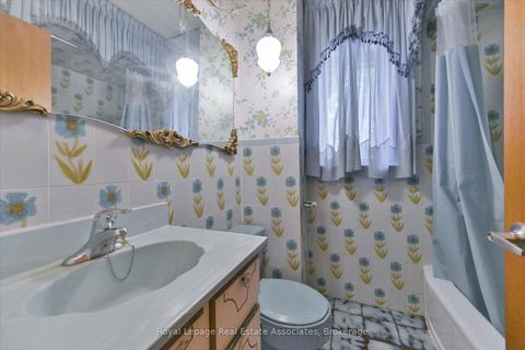 Photo 17 at 135 Jay Street, Maple Leaf, Toronto