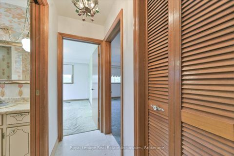 Photo 20 at 135 Jay Street, Maple Leaf, Toronto