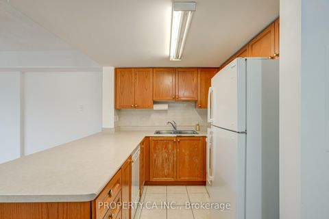 Photo 8 at 2083 - 65 George Appleton Way E, CFB, Toronto