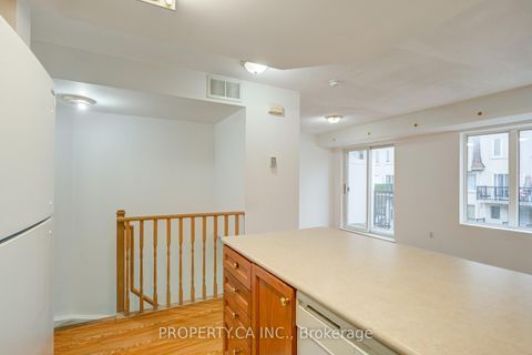 Photo 11 at 2083 - 65 George Appleton Way E, CFB, Toronto