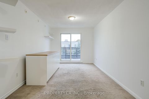 Photo 15 at 2083 - 65 George Appleton Way E, CFB, Toronto