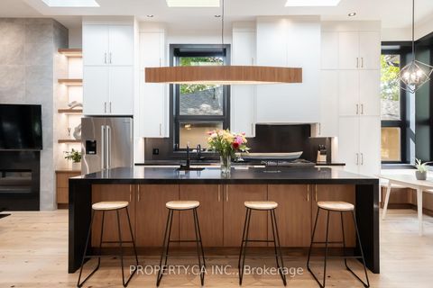 Photo 6 at 58 Farningham Crescent, Rosethorn, Toronto