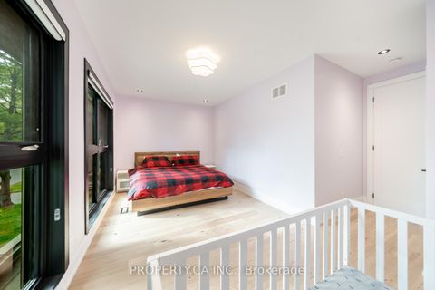 Photo 31 at 58 Farningham Crescent, Rosethorn, Toronto