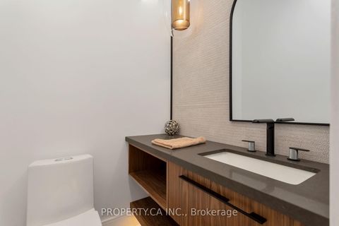 Photo 33 at 58 Farningham Crescent, Rosethorn, Toronto