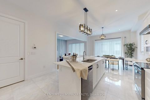 Photo 7 at 6 Longworth Avenue, Rural Richmond Hill, Richmond Hill