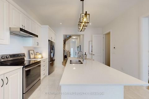 Photo 8 at 6 Longworth Avenue, Rural Richmond Hill, Richmond Hill