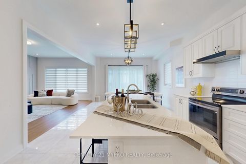 Photo 9 at 6 Longworth Avenue, Rural Richmond Hill, Richmond Hill